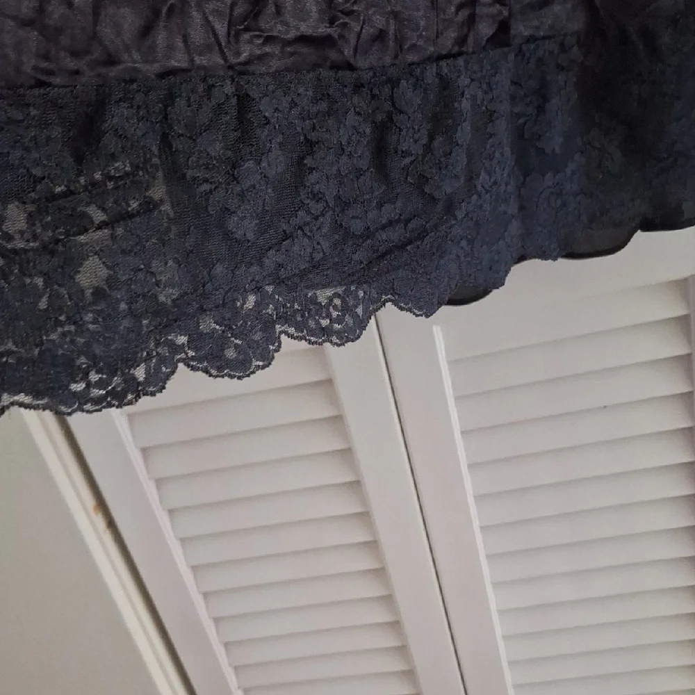 Elegant Black Vintage Nightgown By Jenelle of California - Picture 6 of 10